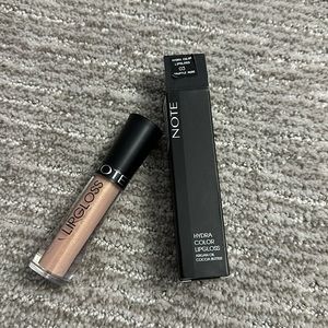 Note Hydra color Lipgloss in Truffle Nude